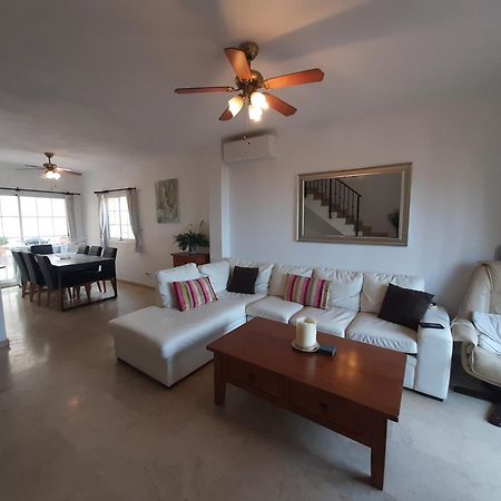 3 Bedroom Home With Amazing Views & Outdoor Spaces マニルバ エクステリア 写真