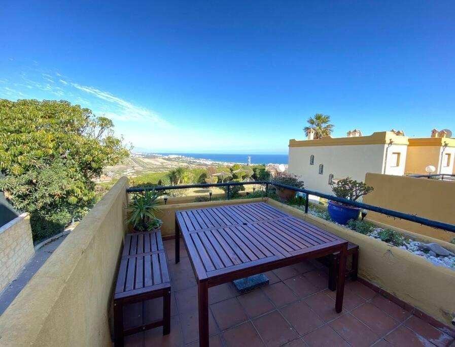 3 Bedroom Home With Amazing Views & Outdoor Spaces マニルバ エクステリア 写真