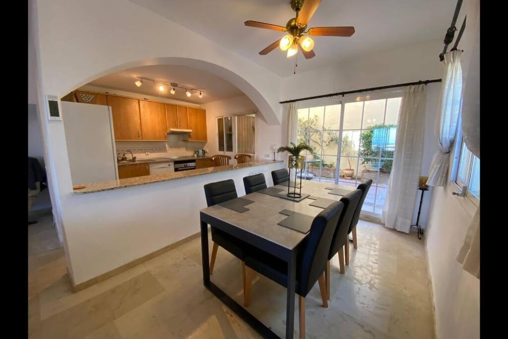 3 Bedroom Home With Amazing Views & Outdoor Spaces マニルバ エクステリア 写真
