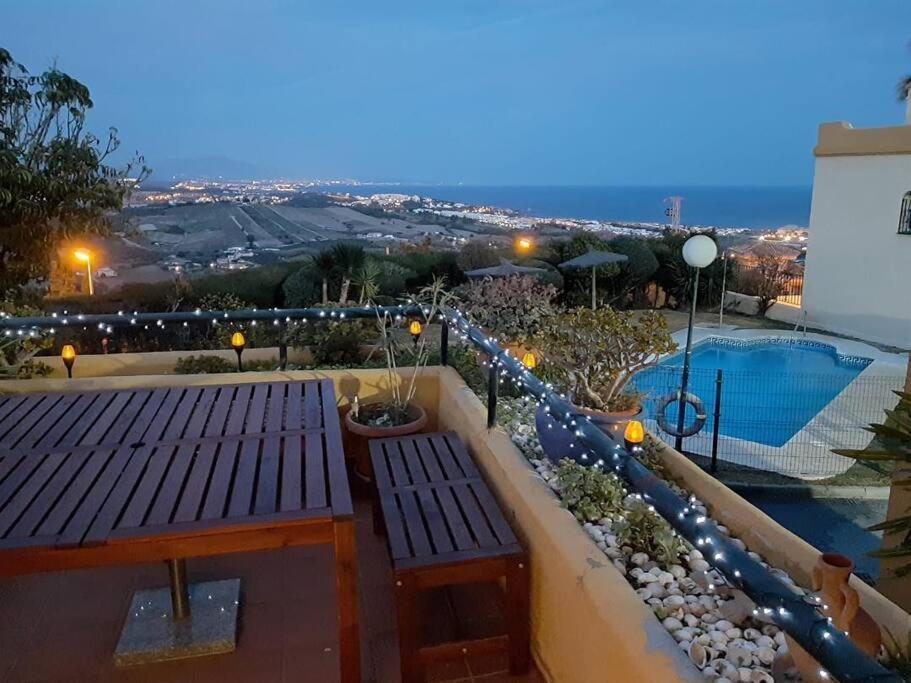 3 Bedroom Home With Amazing Views & Outdoor Spaces マニルバ エクステリア 写真