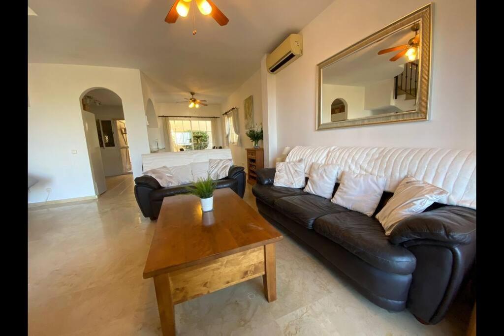3 Bedroom Home With Amazing Views & Outdoor Spaces マニルバ エクステリア 写真