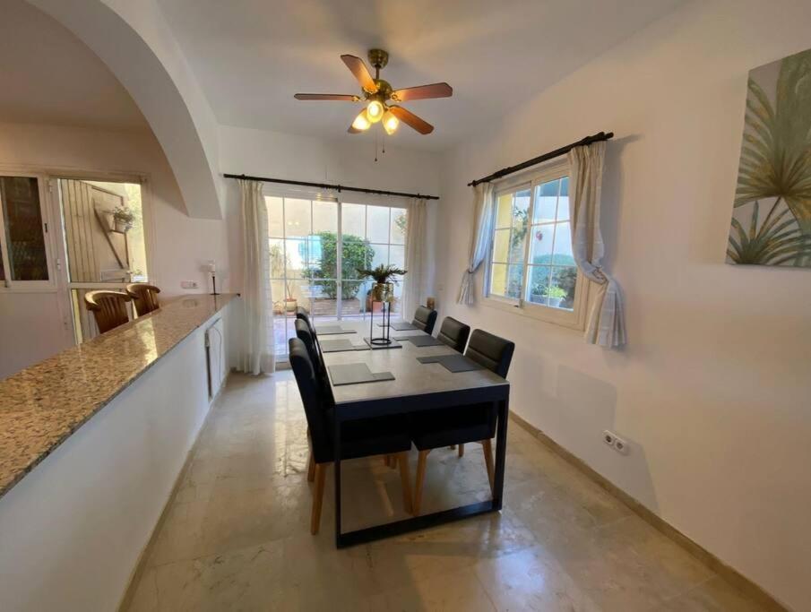 3 Bedroom Home With Amazing Views & Outdoor Spaces マニルバ エクステリア 写真